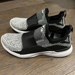 APL techloom sneakers size 8